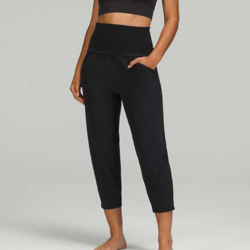 Lululemon Align Ribbed Waist Cropped Jogger 23” Size 6 Black
